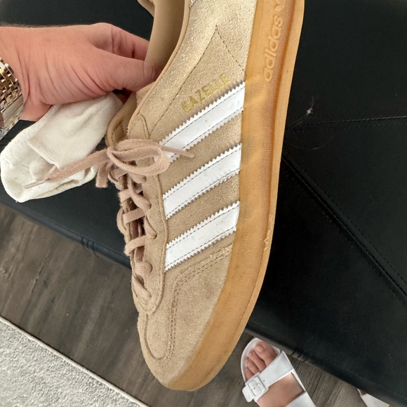 Adidas Gazelle Beige and White Sneakers - Picture 4 of 7